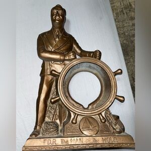 VINTAGE HISTORY FDR MAN OF THE HOUR MANTLE DECOR HOUSING PART